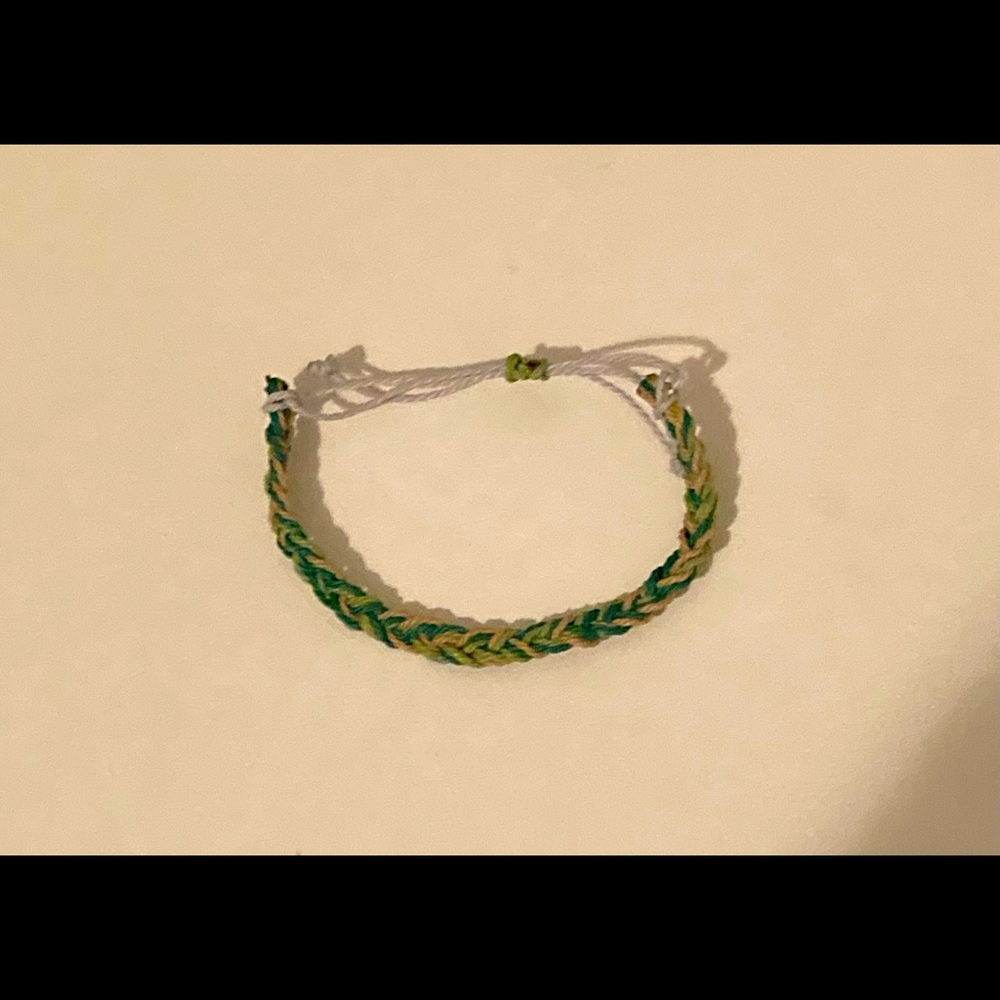 Adjustable bracelet